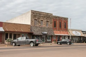 city in and county seat of Archer County, Texas< United States