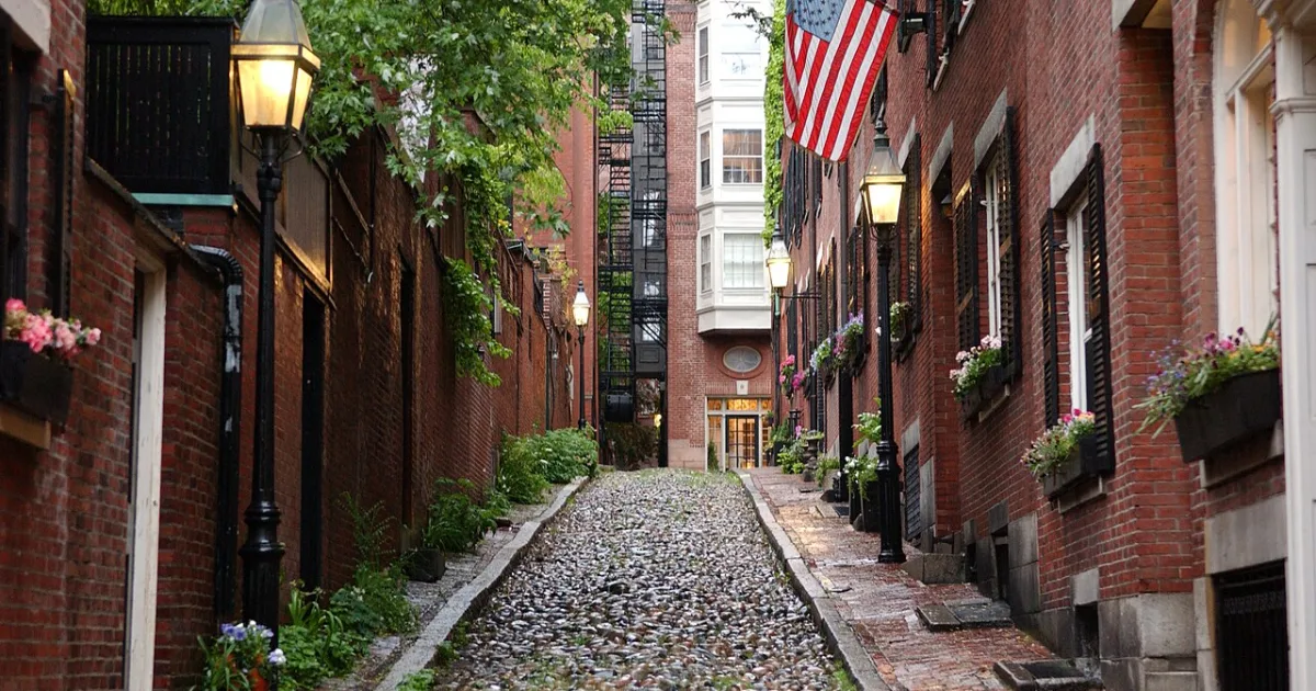 capital and largest city of Massachusetts, United States