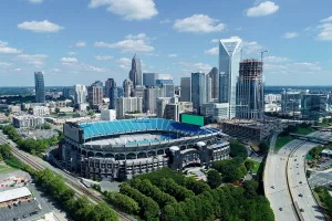 city in and county seat of Mecklenburg County, North Carolina, United States