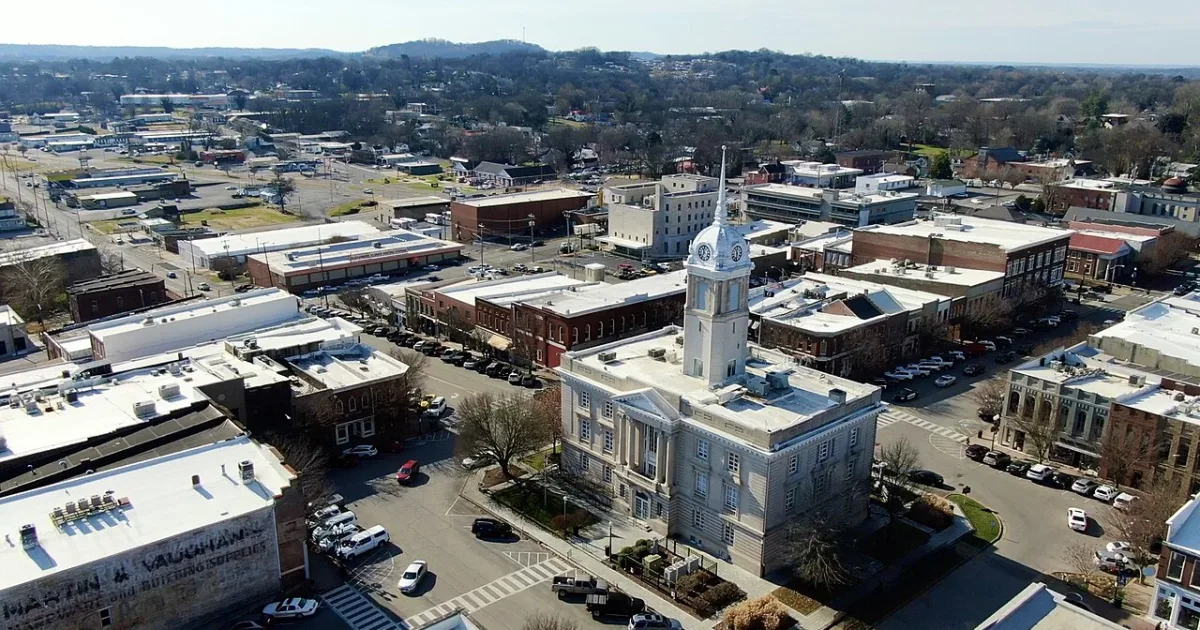 city in and county seat of Maury County, Tennessee, United States