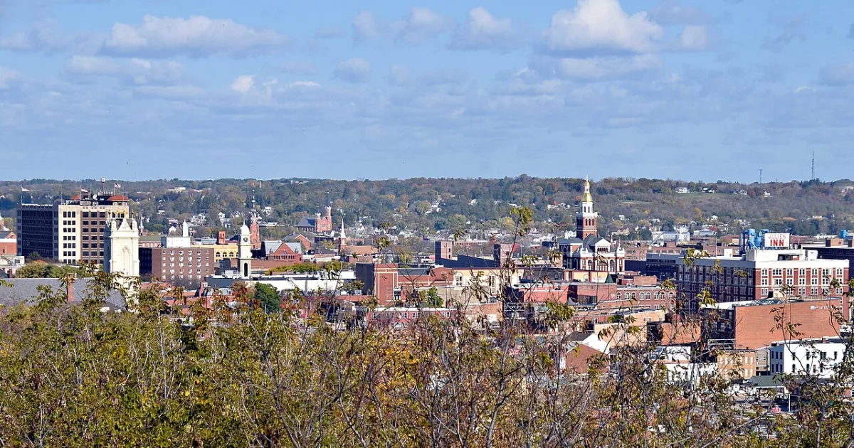 city in and county seat of Dubuque, Iowa, United States