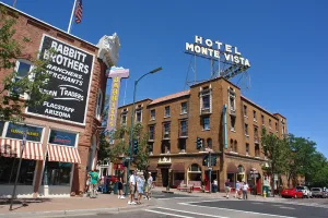 city in and county seat of Coconino County, Arizona, United States