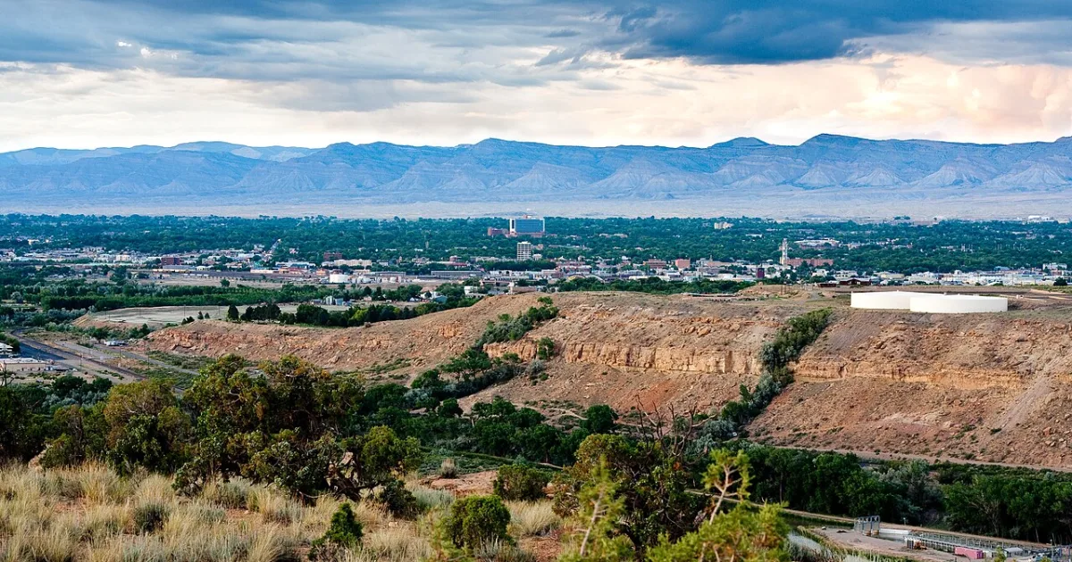 city in and county seat of Mesa County, Colorado, United States
