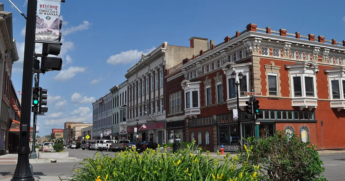 city in and county seat of Leavenworth County, Kansas, United States