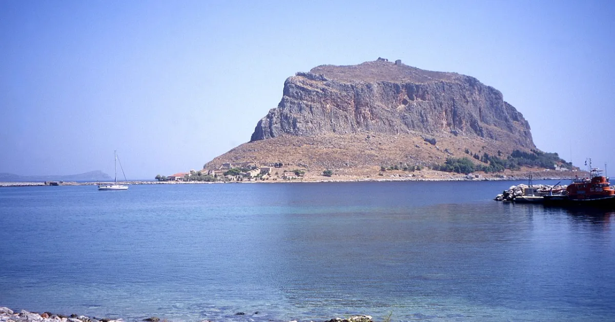 name for several Bronze-Age cities in Crete