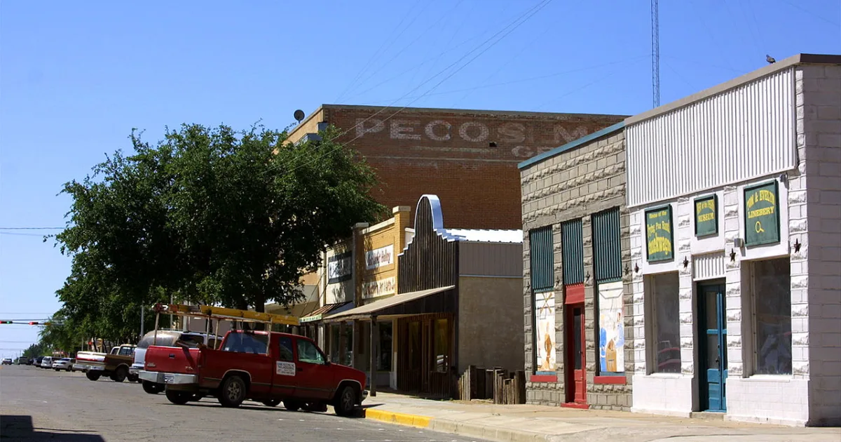 city in and county seat of Reeves County, Texas, United States