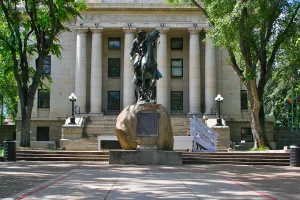 city in and county seat of Yavapai County, Arizona, United States